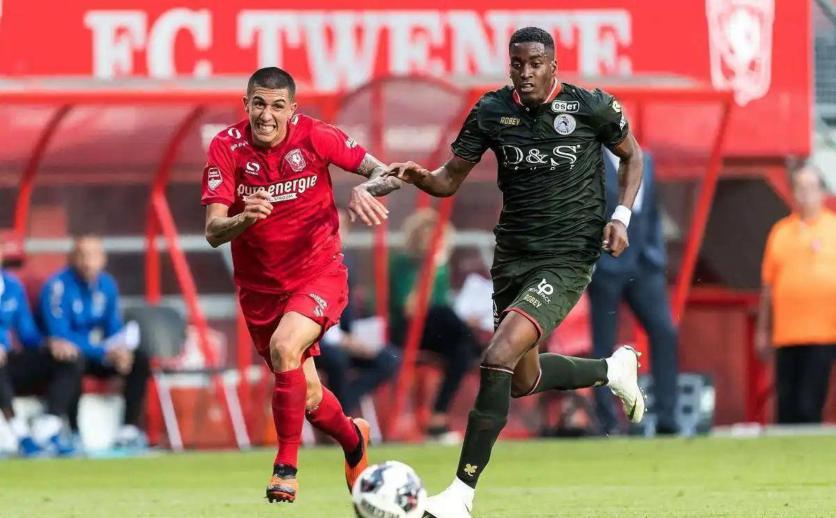 人足球队的 人足球队的