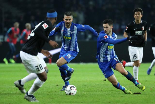 更是凭借顽 更是凭借顽