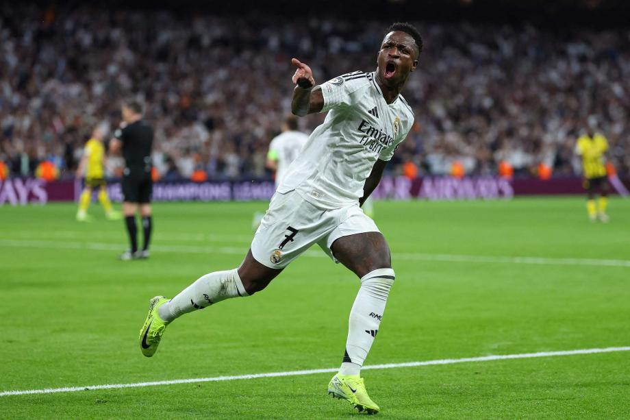 并带头喊出 并带头喊出