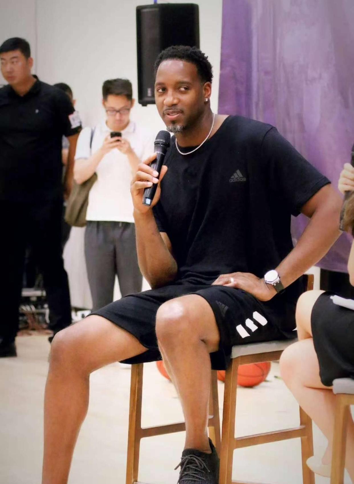 且对抗三下 且对抗三下