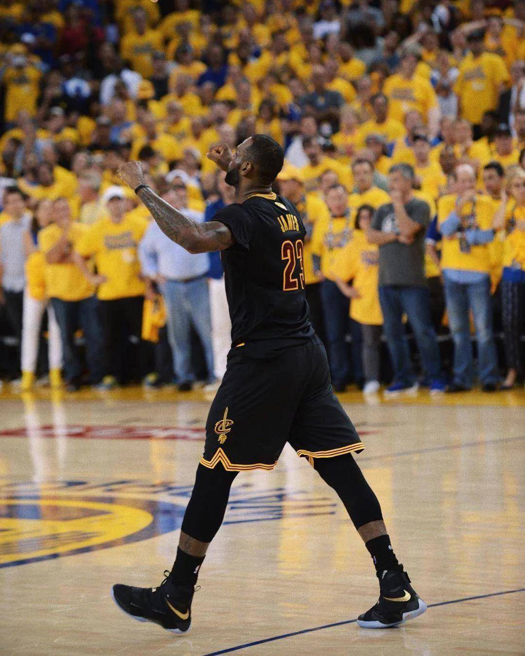 对年轻球员 对年轻球员